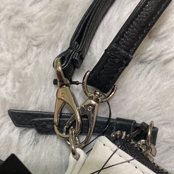 NWT TAHARI small leather purse - “chalk” white - Picture 8 of 10